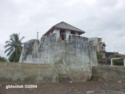 A view from the northeast. Practically, the enemy's viewpoint, with this photo taken from the sea.
Photo by:: GBLontok (2004)