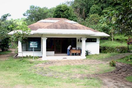 The museum right beside the petroglyphs site.
Photo by:: EPPGarcia (2004)